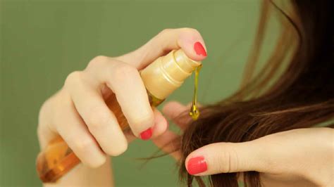 Argan oil for hair: 5 best brands to reduce frizz and dryness | HealthShots