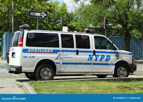 NYPD Auxiliary Van In Brooklyn, NY Editorial Image - Image: 32280915