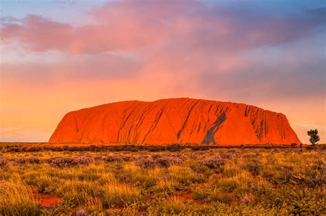 Uluru / Ayers Rock | Australia | She is Wanderlust Blog