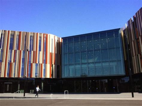 MACQUARIE UNIVERSITY LIBRARY :: SYDNEY