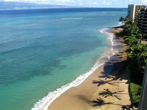 Kahana Beach, Maui, Hawaii | Bel Around The World