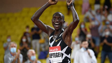 Joshua Cheptegei breaks 16-year-old world record in 5,000 meters