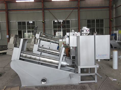 Screw Press Application in Oily Sludge Dewatering - Filter Press Manufacturer-China Uniwin