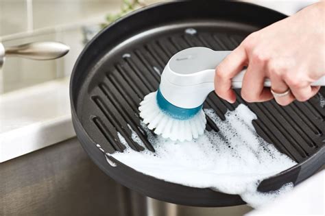 HDB | MNH – Must-Have Smart Home Cleaning Gadgets for Your Home