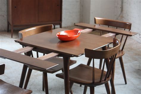Expandable Dining Table For Small Spaces: Why They are so Efficient ...
