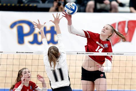 Here's what to know about Wisconsin volleyball star Anna Smrek, a Final Four MVP. Her father ...