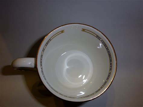 Commemorative Mugs marking H.M.Queen Elizabeth II Silver J… | Flickr
