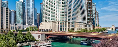 Chicago Riverwalk Hotel - Riverview Hotel | Sheraton Grand Chicago