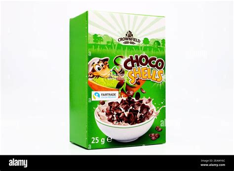 CROWNFIELD Cereals sold by LIDL Supermarket chain Stock Photo - Alamy