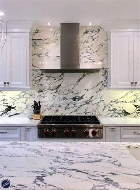 Beautiful Quartz Backsplash Kitchen Design Ideas 03 - HMDCRTN