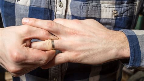 Avoid a painful wedding ring injury with these 4 tips | Ohio State ...