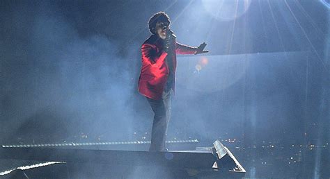 The Weeknd Opens MTV VMAs 2020 with ‘Blinding Lights’ Performance ...