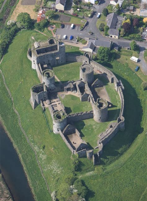 Kidwelly - castle - Ancient and medieval architecture