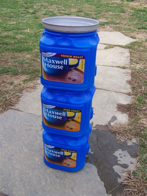 DIY Flow-Through Composter: How to Build a Coffee Can Worm Composter | Dengarden