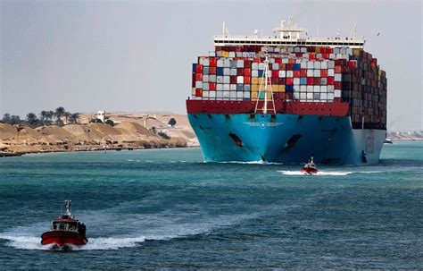 Ship refloated after running aground in Egypt’s Suez Canal - The Globe ...