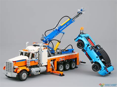 LEGO 42128 Heavy-Duty Tow Truck review | Brickset