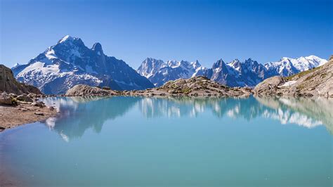 Alpine lakes and mountains holidays | British Airways