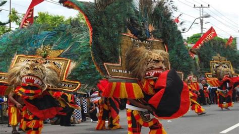 [Lengkap] 35+ Tari Tradisional Jawa Timur Terpopuler di Dunia