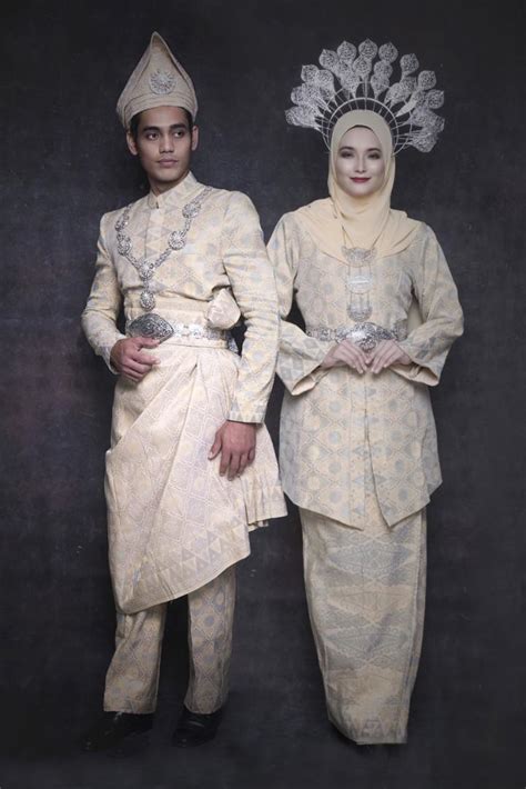 Baju Pengantin Tradisional Melayu