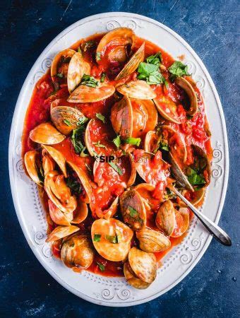 The Best Clams In Red Sauce Recipe - Sip and Feast