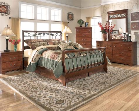 Ashley Highland Park 4-Piece Sleigh Bedroom Set in Cherry