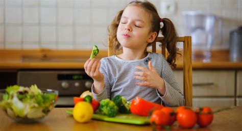 4 Tricks to Get Your Kids to Eat More Veggies | Couponing 101