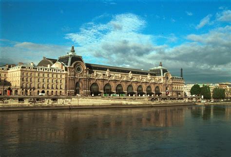 Musee d'Orsay on the outside