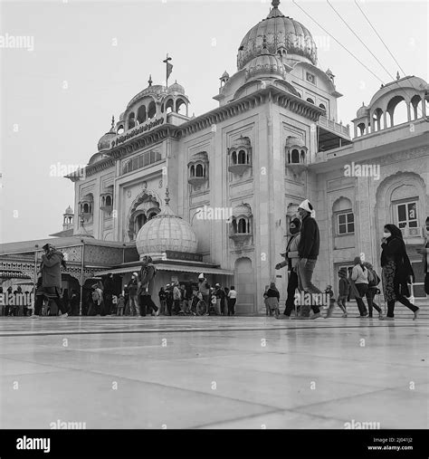 Gurdwara Bangla Sahib is the most prominent Sikh Gurudwara, Bangla Sahib Gurudwara inside view ...