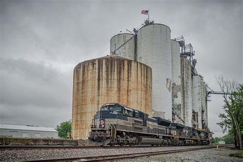 Norfolk Southern New York Central heritage unit 1066 Photograph by Jim ...