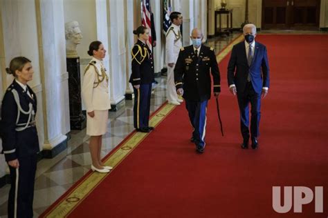 Photo: President Biden Awards the Medal of Honor to US Army Captain ...