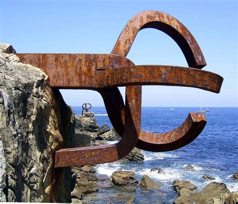 CHILLIDA-LEKU: EDUARDO CHILLIDA ETA BERE LANA - LA OBRA DE EDUARDO ...