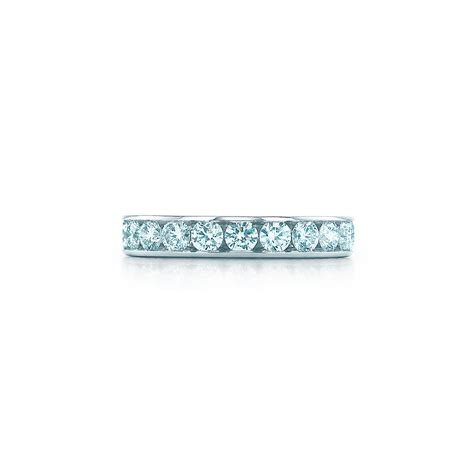 Tiffany® Diamond Wedding Band in platinum, 3.9 mm wide. | Tiffany & Co.