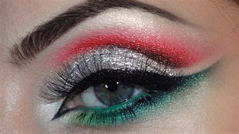 4 Christmas Party Makeup Looks to Get You in the Festive Mood - RY