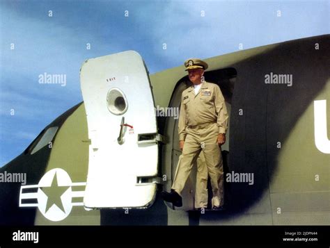 LLOYD BRIDGES, HOT SHOTS!, 1991 Stock Photo - Alamy