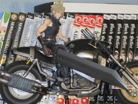 Cloud Strife Action Figure and Motorcycle by KiraTsukiyomi on DeviantArt