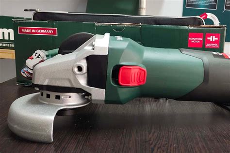 Metabo Angle Grinder 4″ with bag (W9-100) - DARiV Power Tools