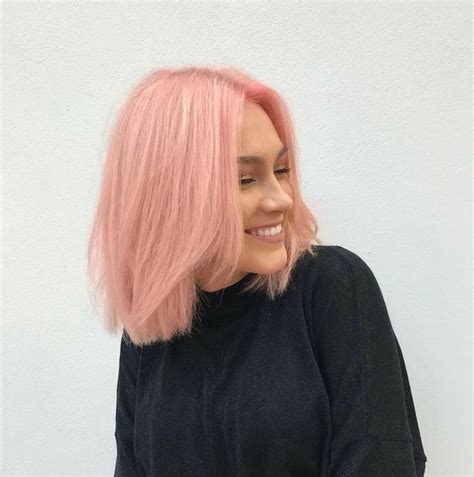 Pin by D A N D E L I O N on прически для мероприятий | Pink hair dye, Pink short hair, Light ...