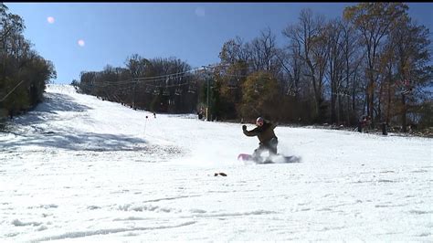 Roundtop Ski Resort opens for skiing and snowboarding | fox43.com