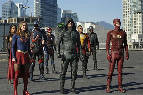 Arrowverse Crossover Reveals Flash's Message from the Future