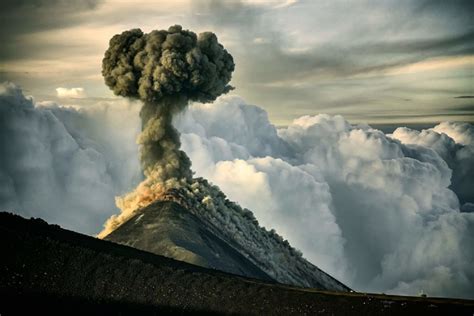 Gunung Merapi Meletus, Kamu Wajib Paham Mitigasi Semua Bencana di Indonesia | Rumah123.com