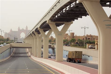 Structurae [en]: Palm Jumeirah Monorail