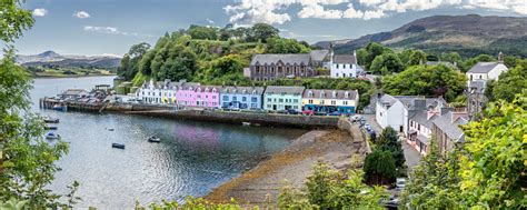 Harbour Of Portree Stock Photo - Download Image Now - iStock