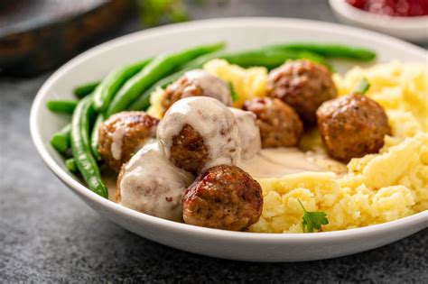 Easy Swedish Meatballs with Creamy Sauce | The Novice Chef