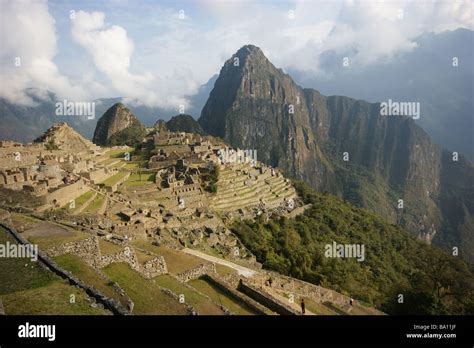 machu picchu at sunrise Stock Photo - Alamy