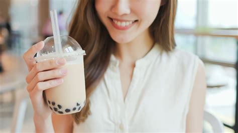 A Beginner's Guide To Ordering At A Bubble Tea Shop