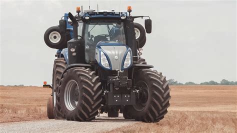 New Holland Unveils Autonomous Tractor | Potato Grower Magazine