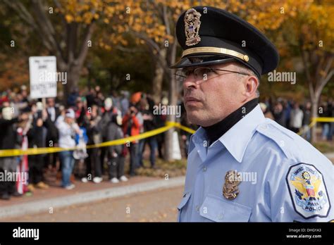 US Park Police officer on duty at a public protest - Washington, DC Stock Photo: 62452939 - Alamy