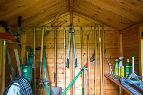 How to Insulate a Shed - 1001 Gardens