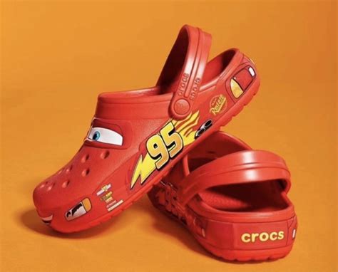 Lightning McQueen Crocs, Men's Fashion, Footwear, Flipflops and Slides on Carousell