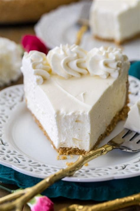 No-Bake Cheesecake Recipe - Sugar Spun Run